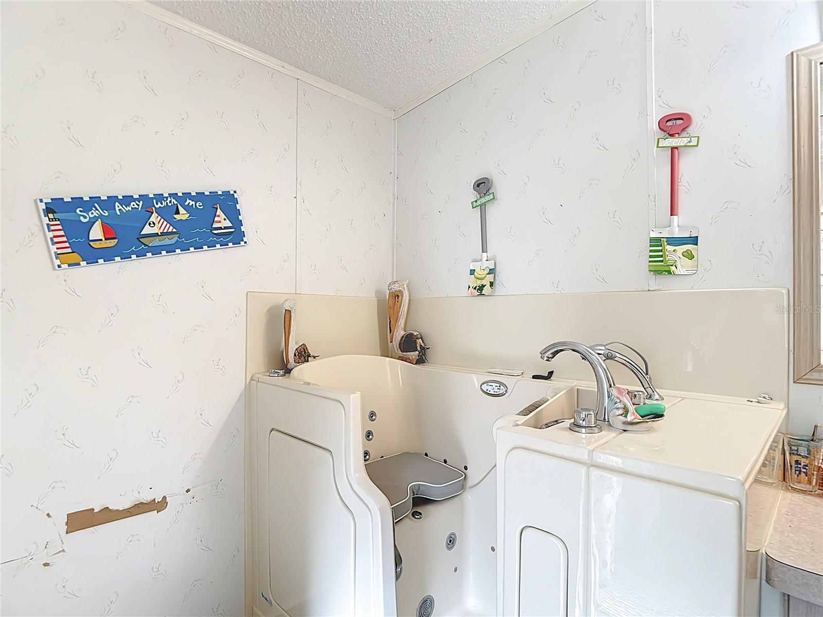 Image 22 of 41 For 14711 Grayoak Lane