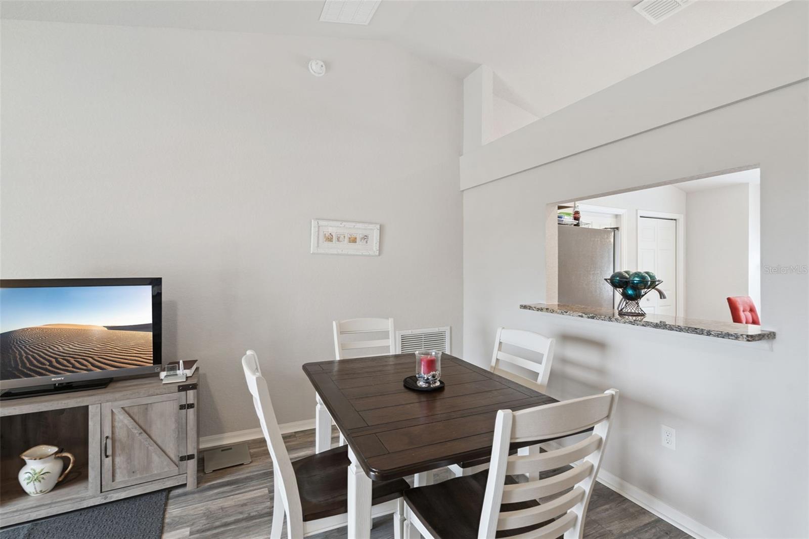 Image 13 of 31 For 202 Highland Meadows Place