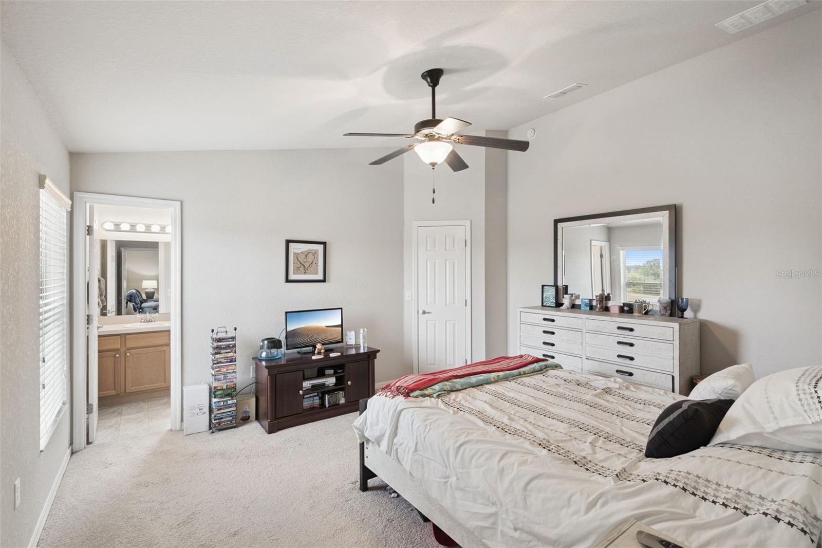 Image 18 of 31 For 202 Highland Meadows Place