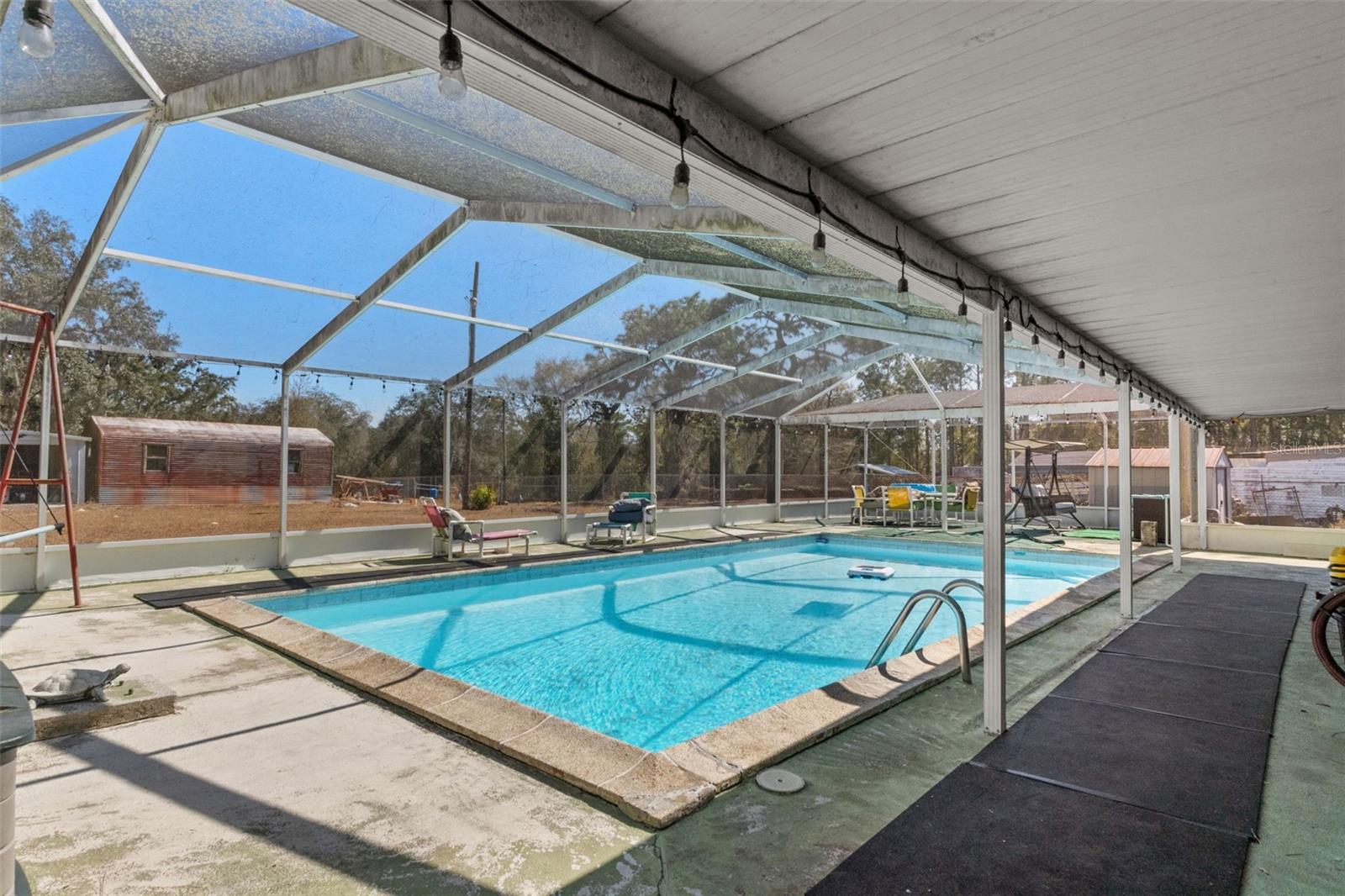 Image 39 of 58 For 265 Thayer Avenue