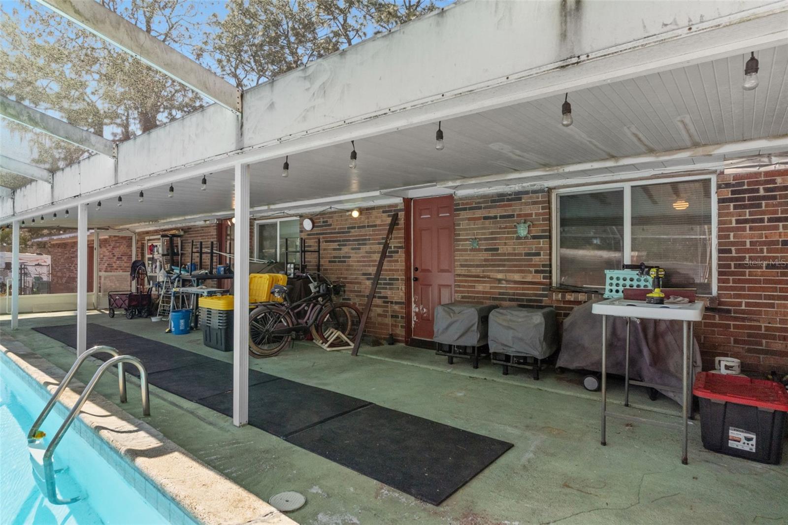 Image 40 of 58 For 265 Thayer Avenue