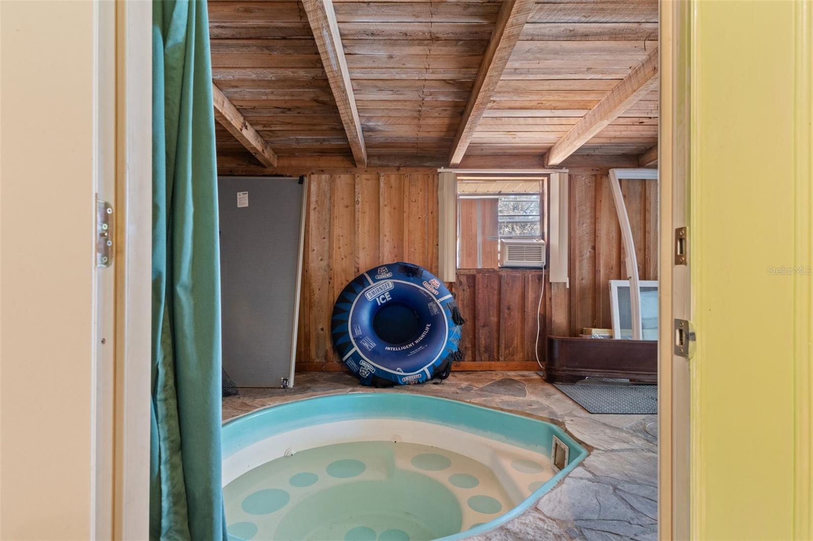 Image 44 of 58 For 265 Thayer Avenue