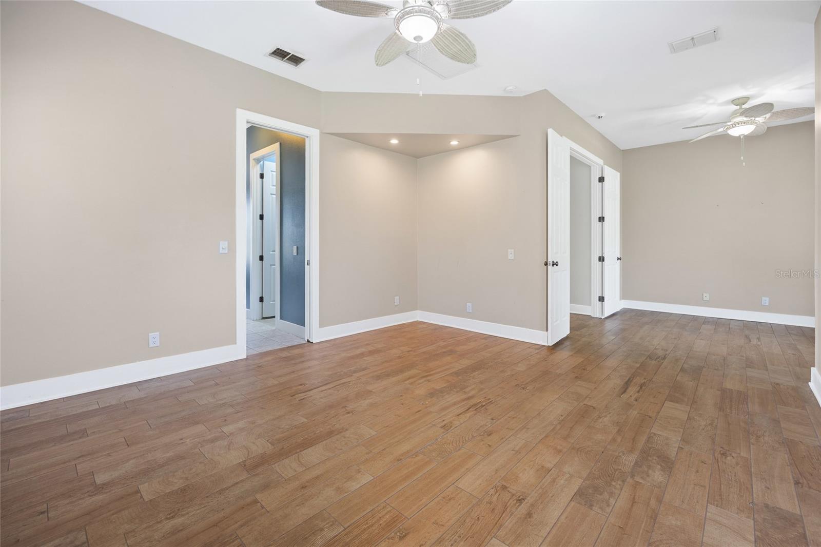 Image 15 of 52 For 25 69th Place