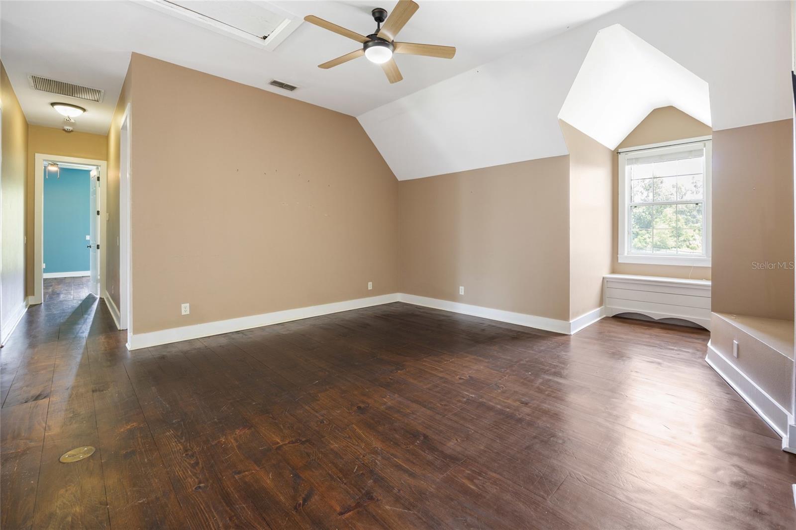 Image 20 of 52 For 25 69th Place