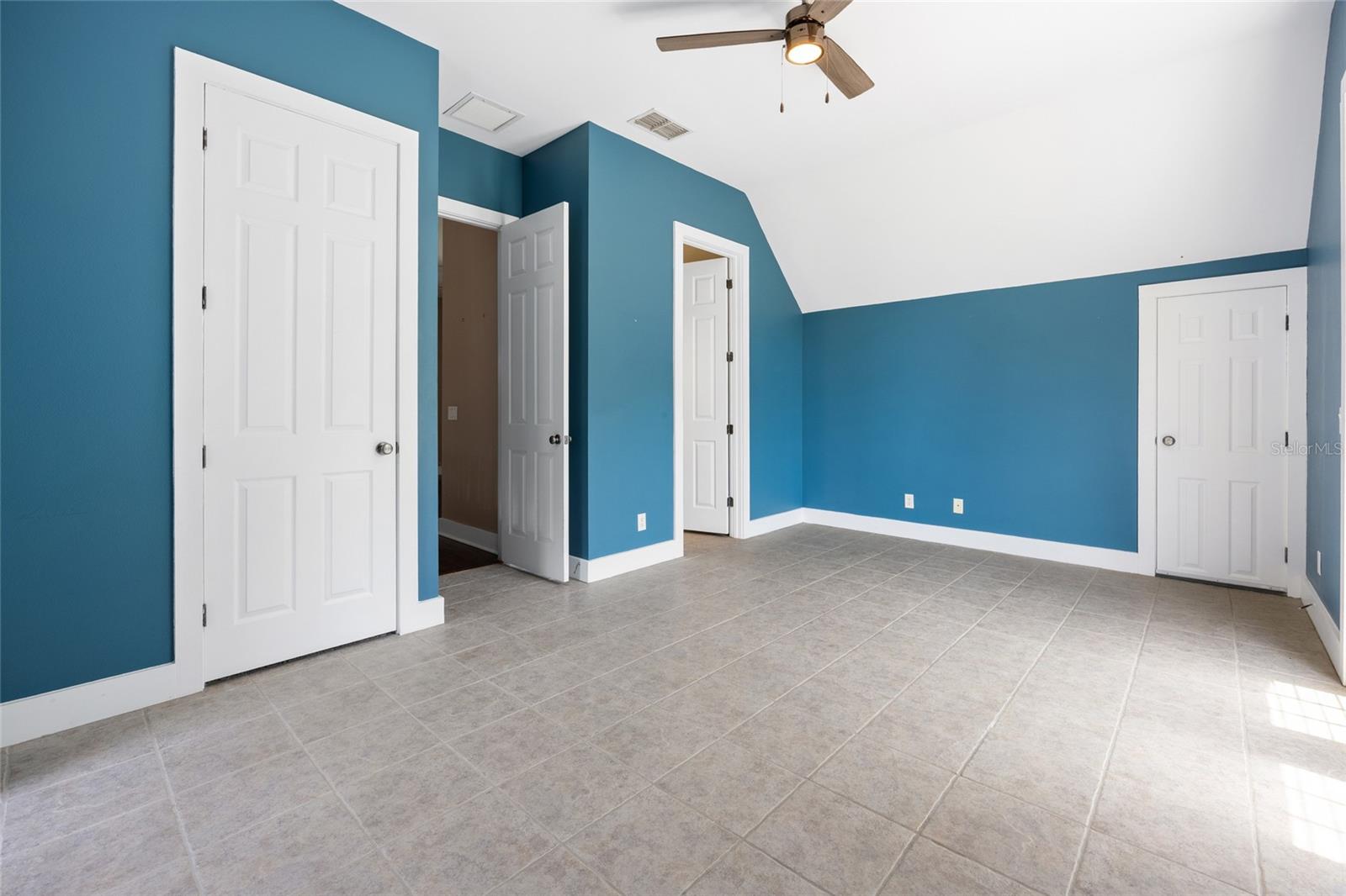 Image 23 of 52 For 25 69th Place