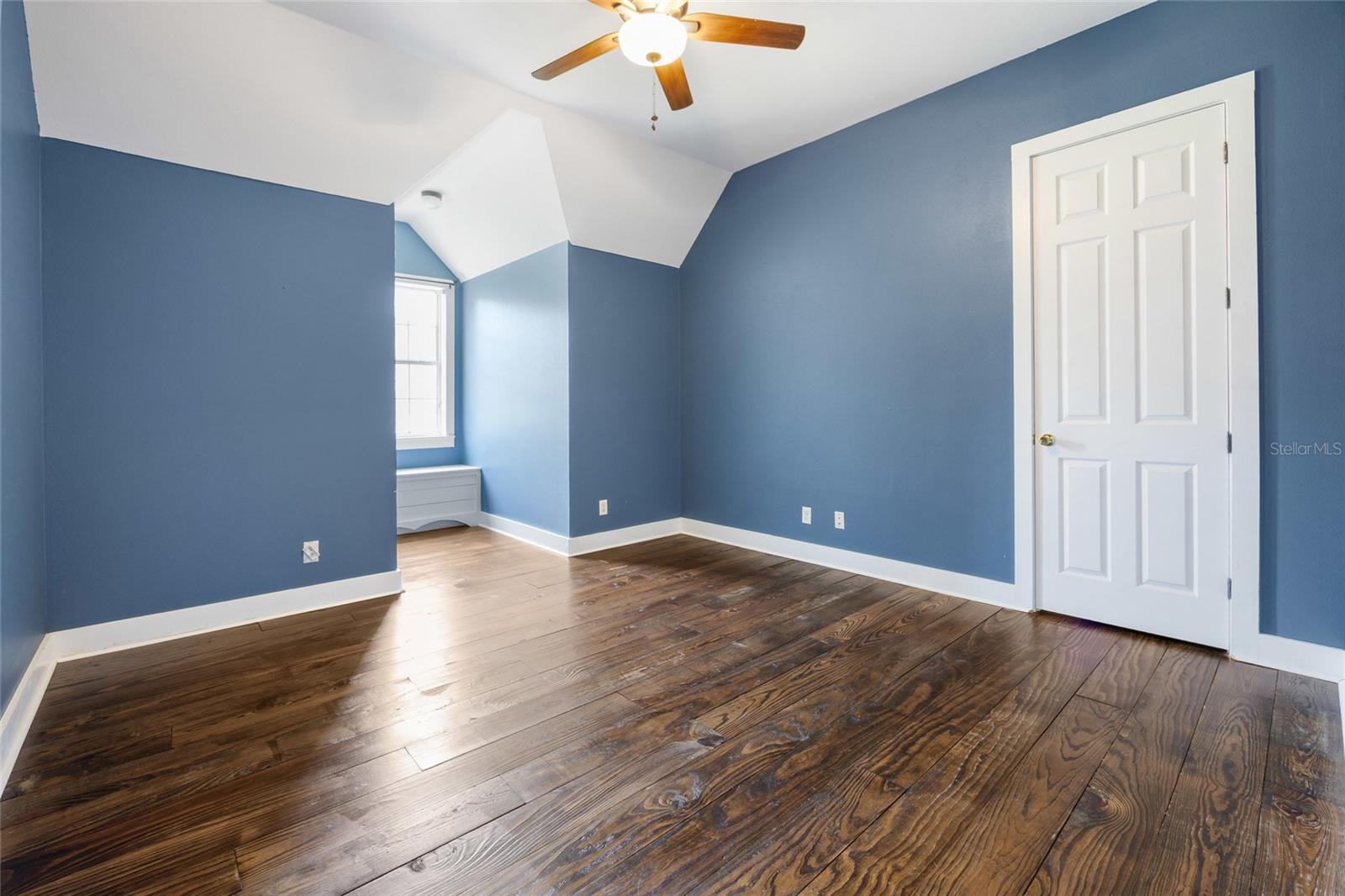 Image 26 of 52 For 25 69th Place