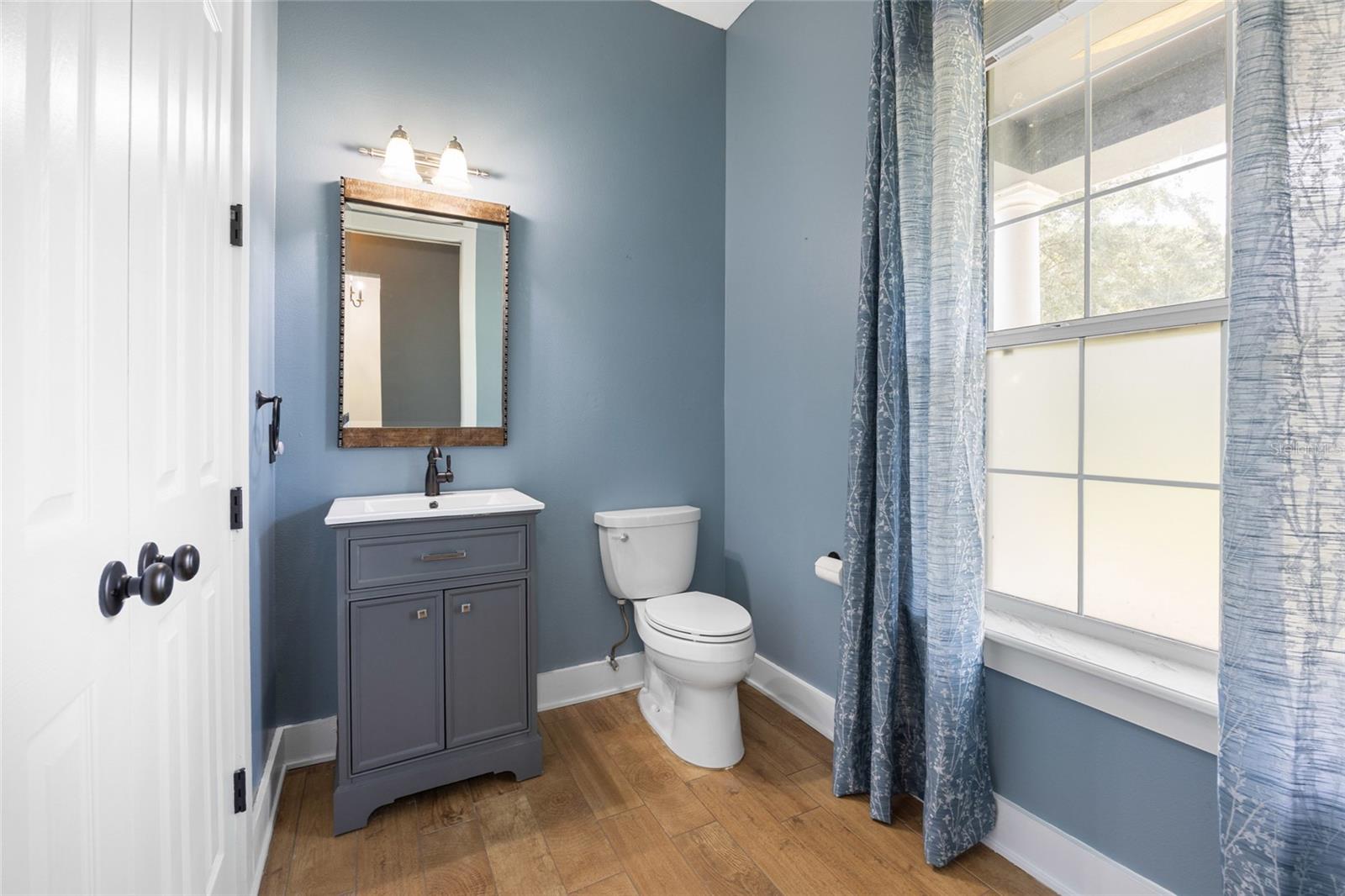 Image 6 of 52 For 25 69th Place