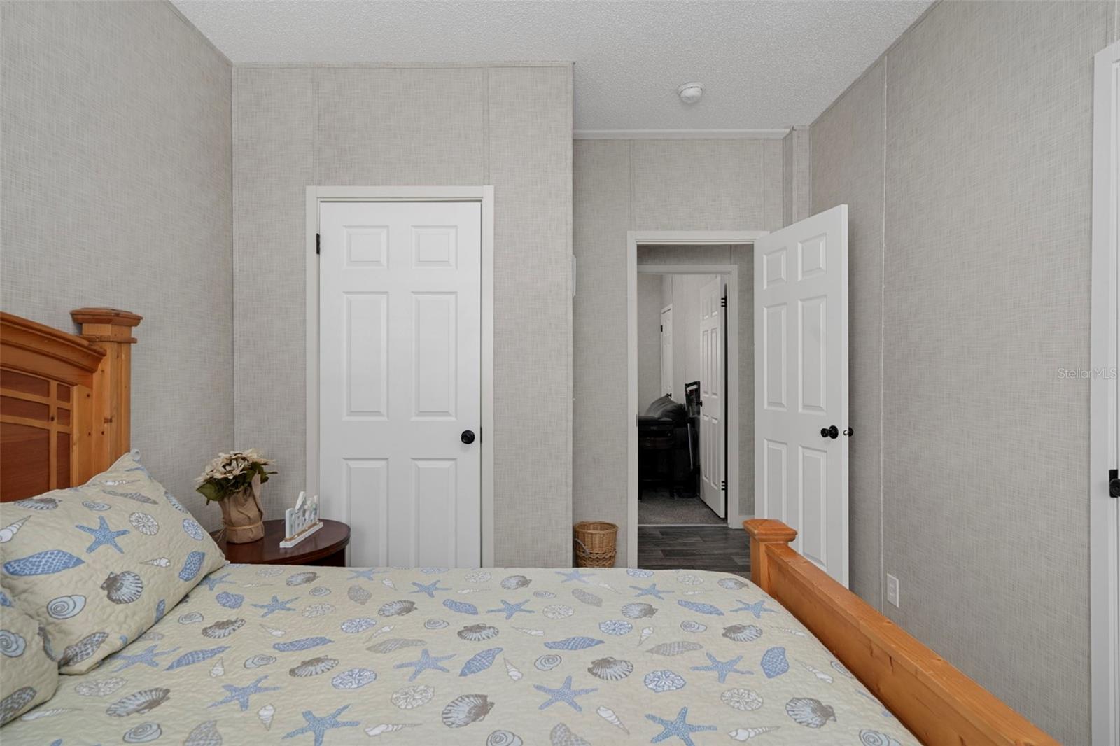 Image 21 of 35 For 6310 Orange Lane