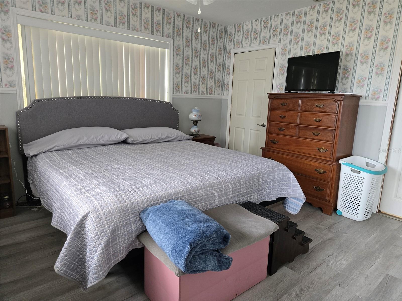 Image 15 of 22 For 2327 Cr 528  