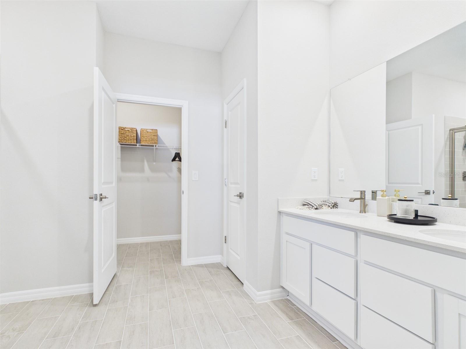 Image 27 of 35 For 8499 Inca Way