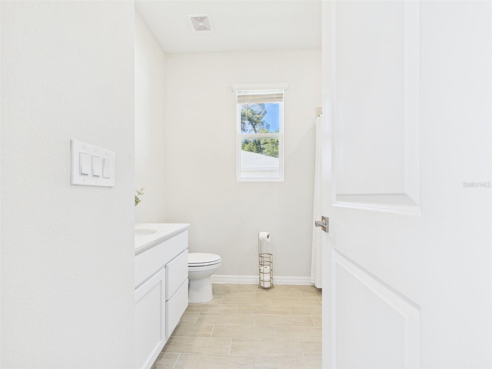 Image 32 of 35 For 8499 Inca Way