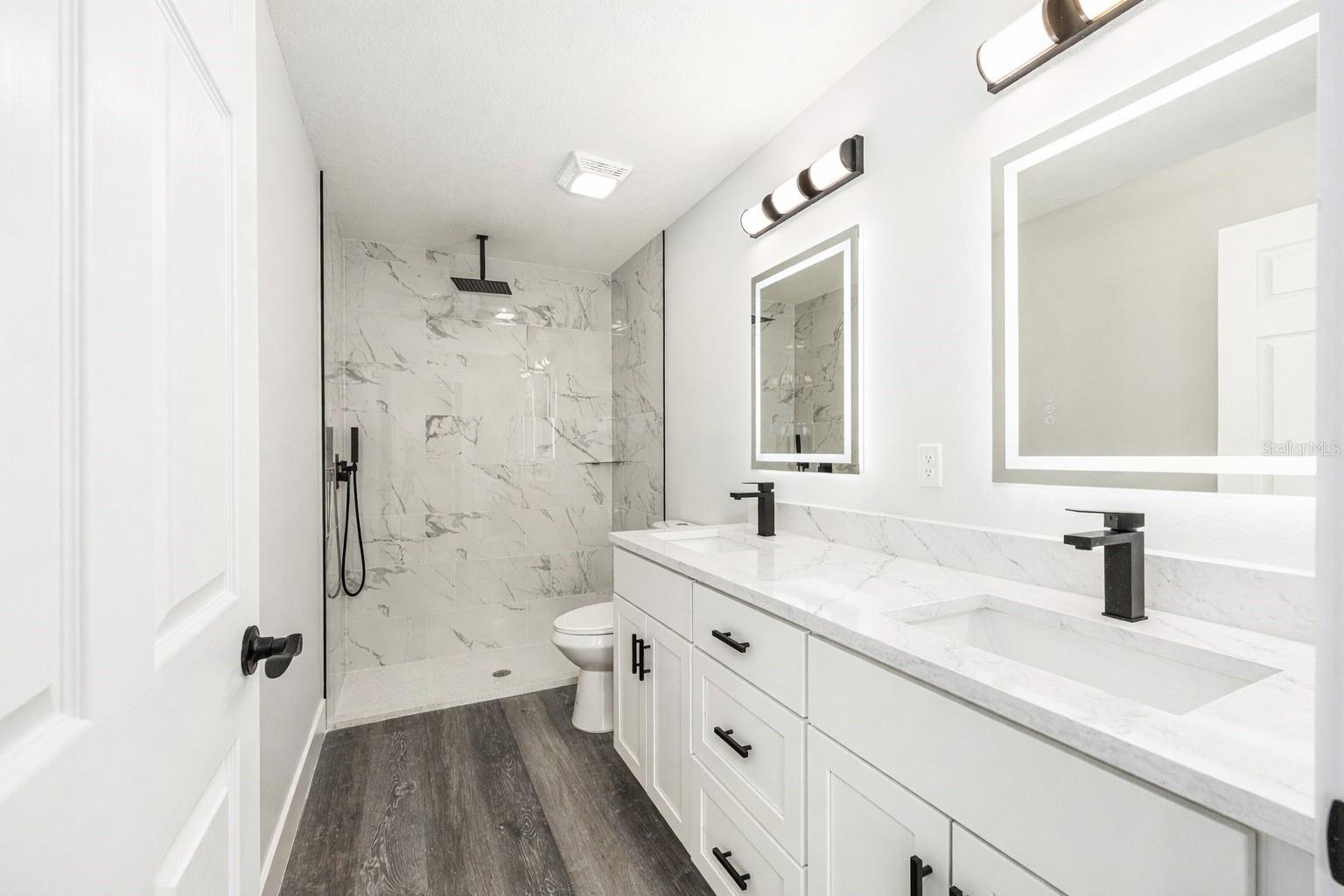 Image 18 of 28 For 2121 Hilliard Avenue