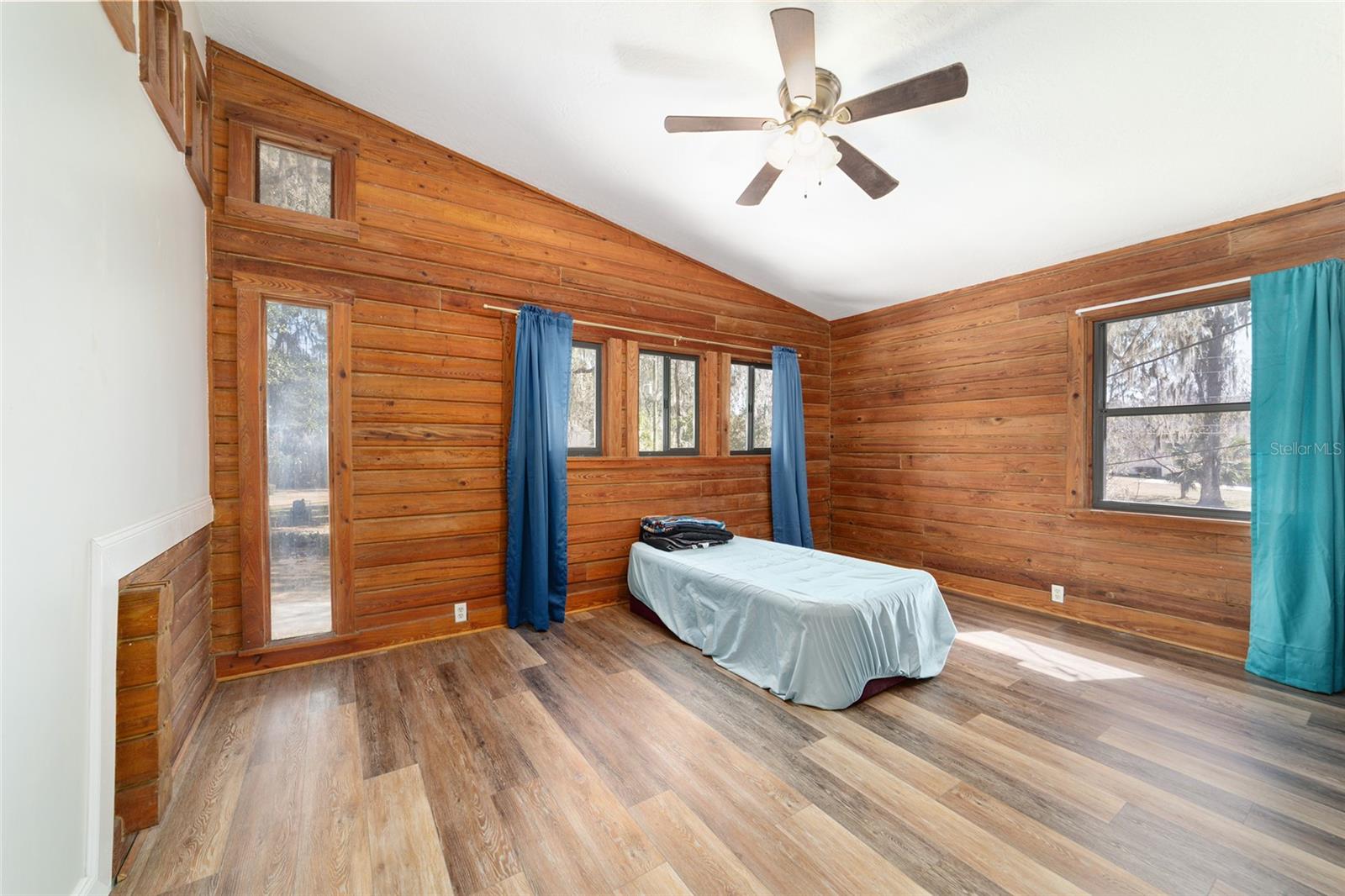 Image 27 of 44 For 3510 5th Court