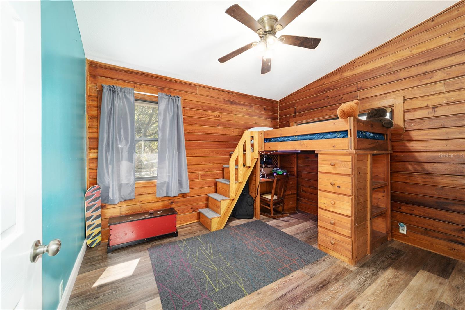 Image 32 of 44 For 3510 5th Court