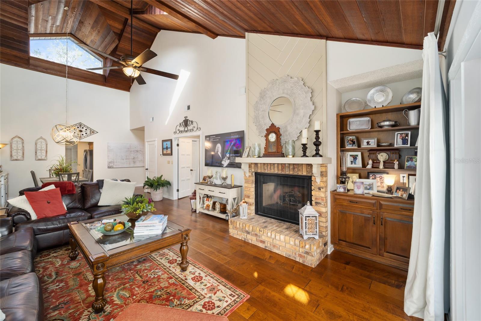 Image 10 of 52 For 1731 Clatter Bridge Road