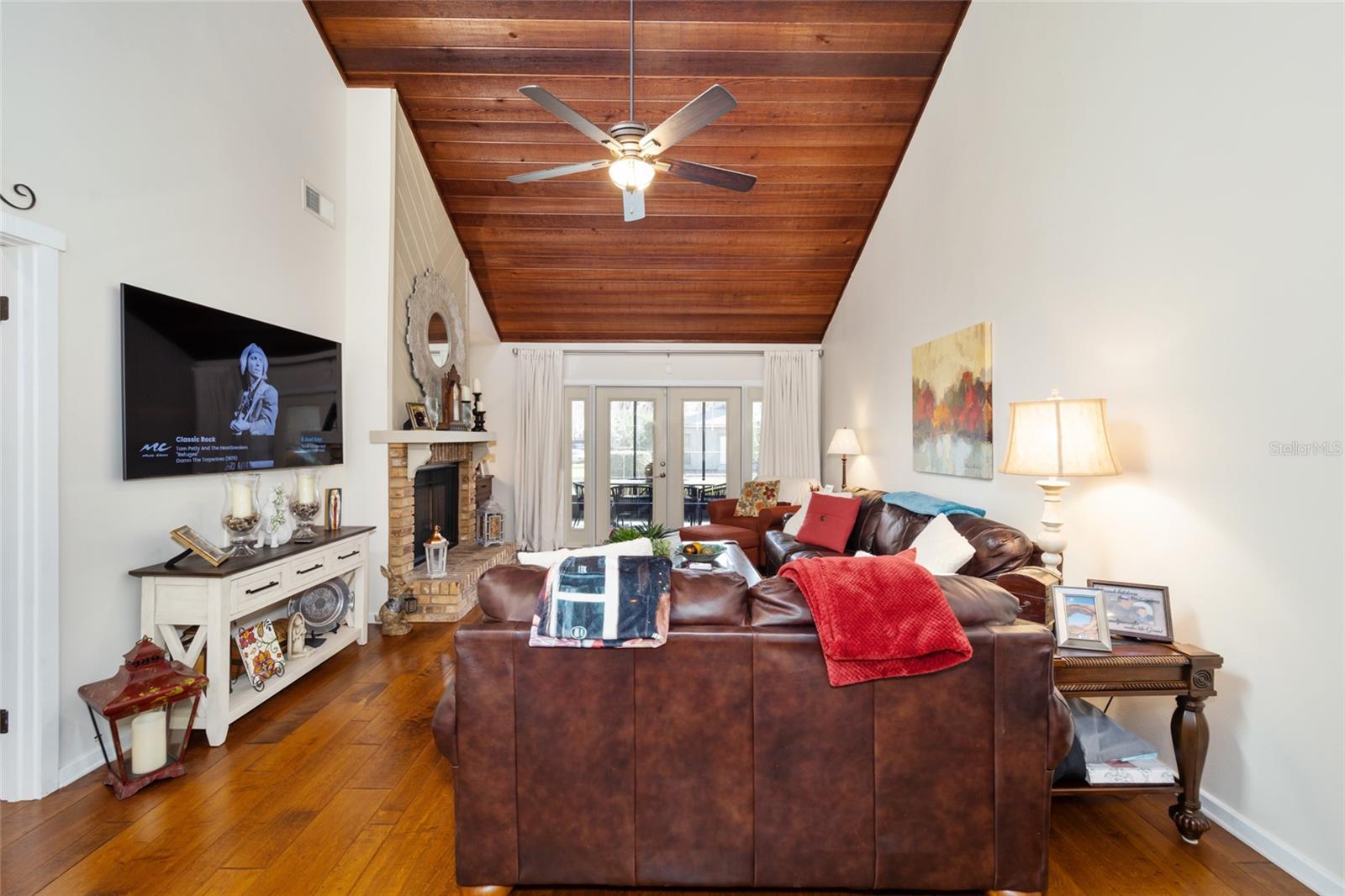 Image 8 of 52 For 1731 Clatter Bridge Road