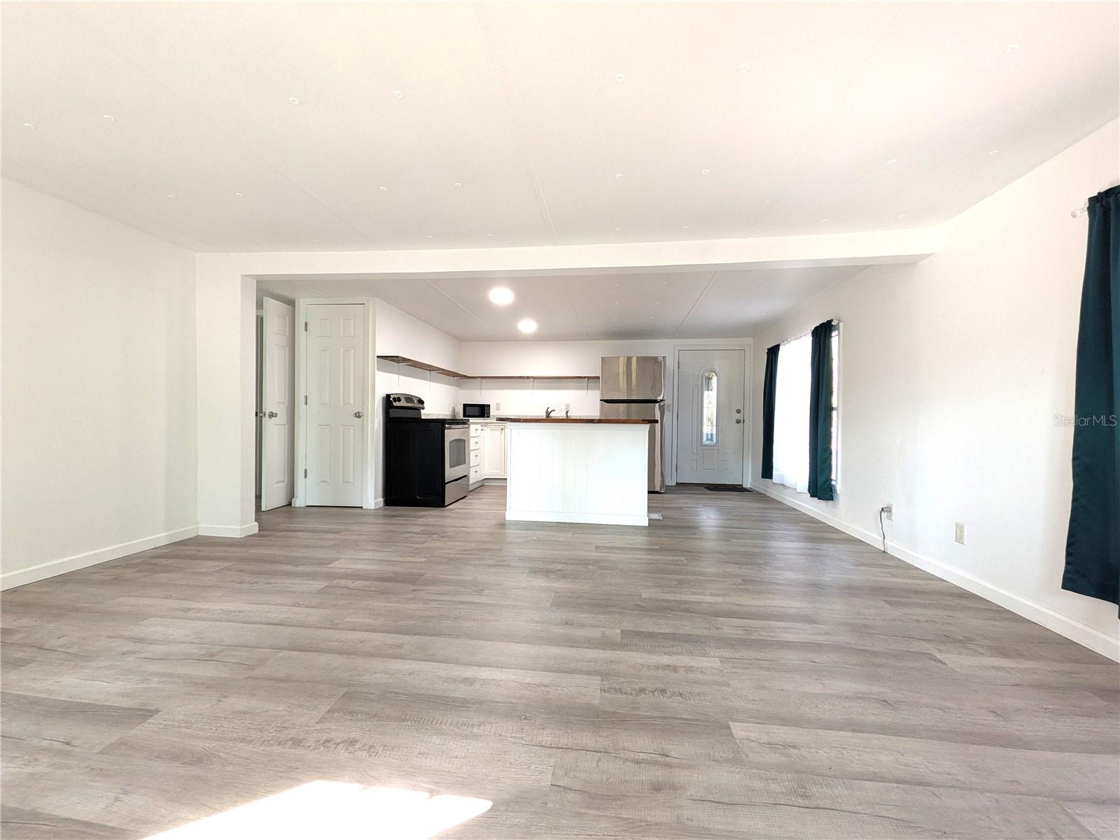 Image 13 of 32 For 1829 Croft Avenue