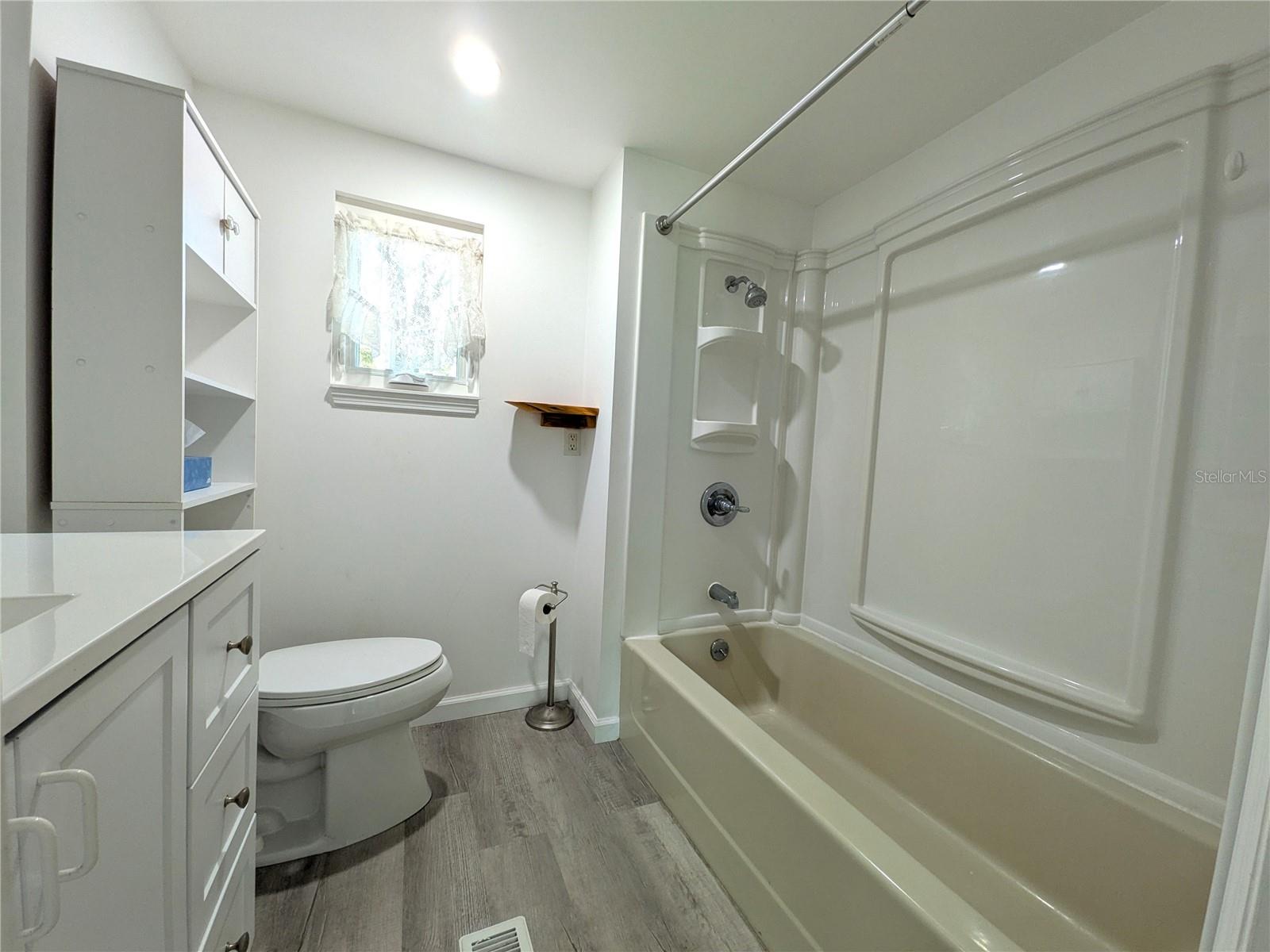 Image 14 of 32 For 1829 Croft Avenue