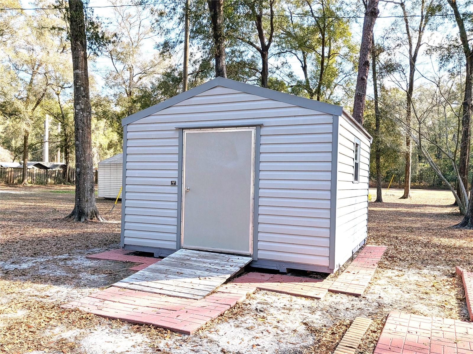 Image 28 of 32 For 1829 Croft Avenue