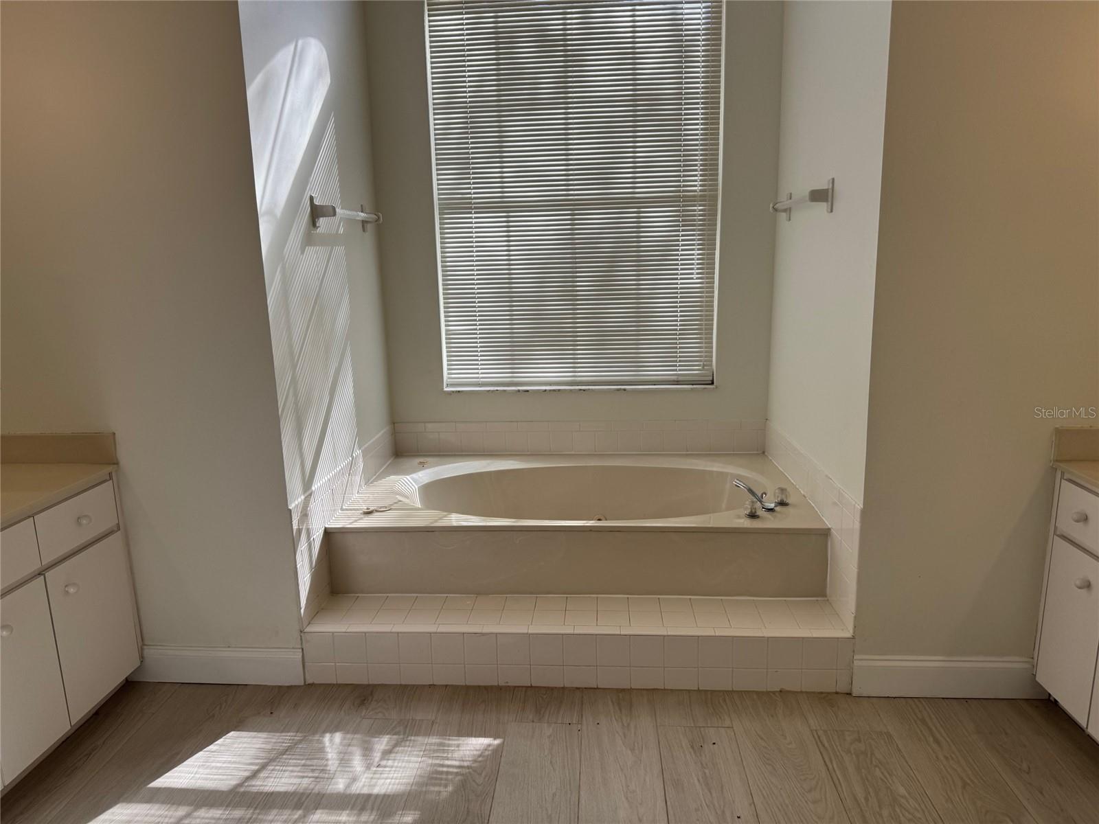 Image 15 of 52 For 8448 196th Avenue Road