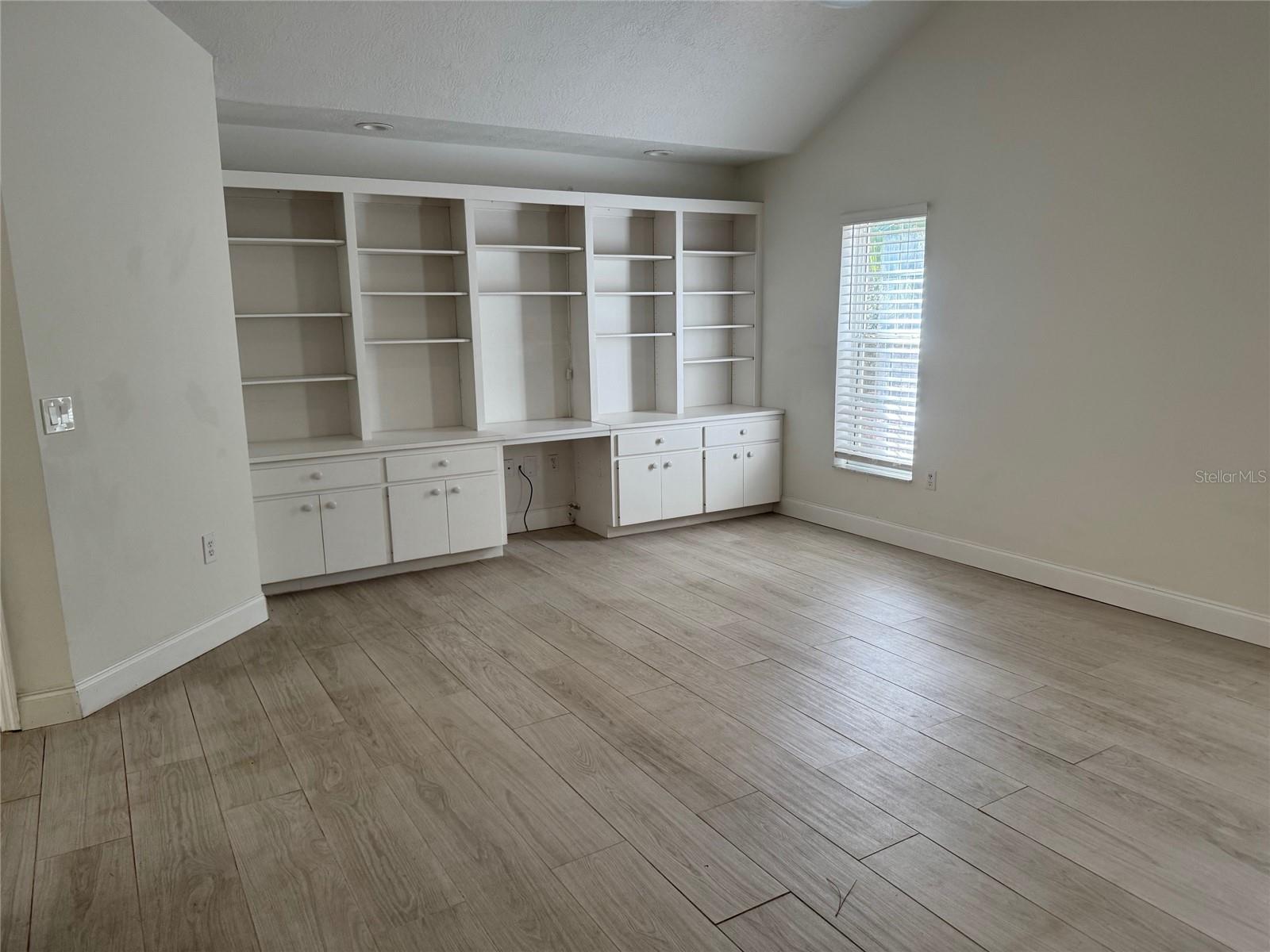 Image 27 of 52 For 8448 196th Avenue Road