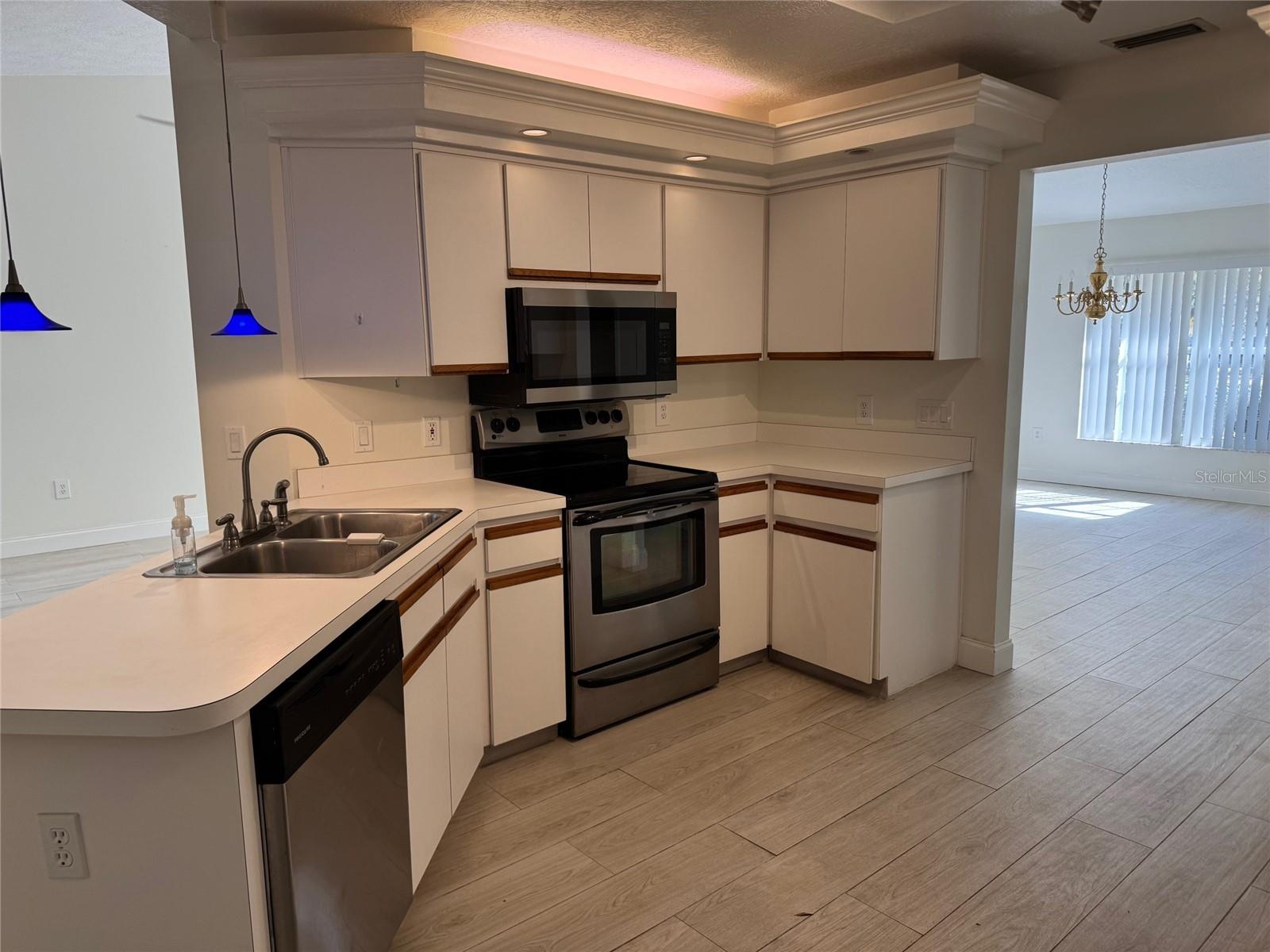 Image 6 of 52 For 8448 196th Avenue Road