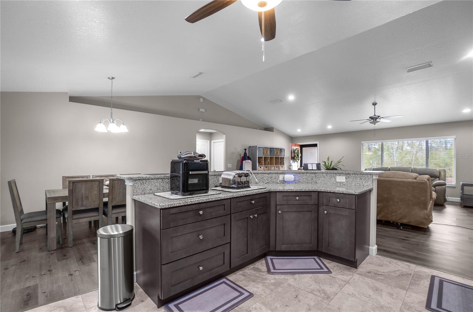 Image 15 of 37 For 4330 Drake Lane