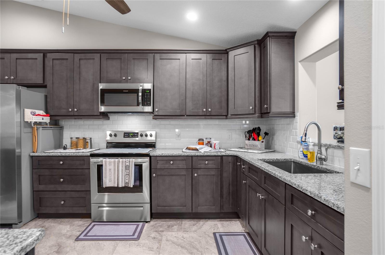 Image 16 of 37 For 4330 Drake Lane