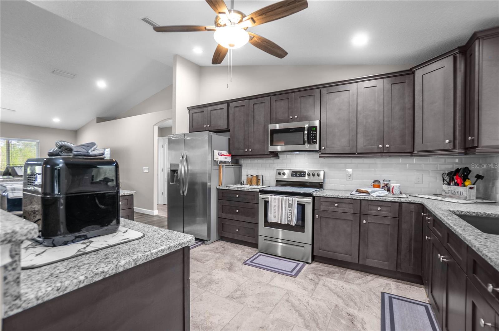 Image 17 of 37 For 4330 Drake Lane