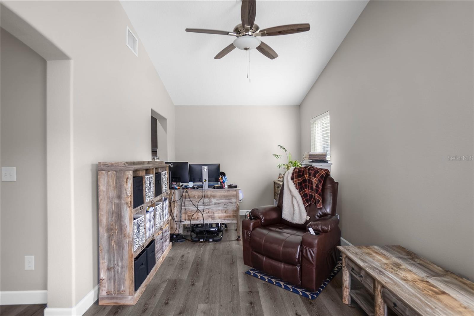 Image 19 of 37 For 4330 Drake Lane