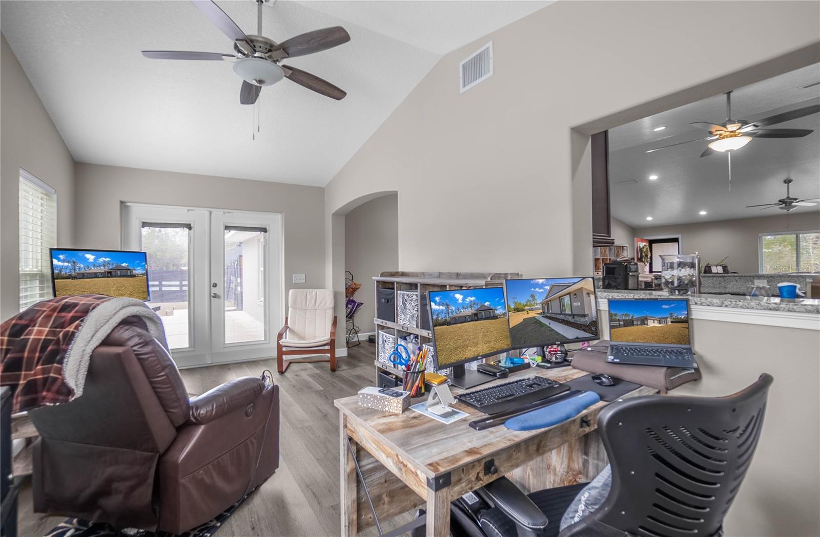 Image 20 of 37 For 4330 Drake Lane