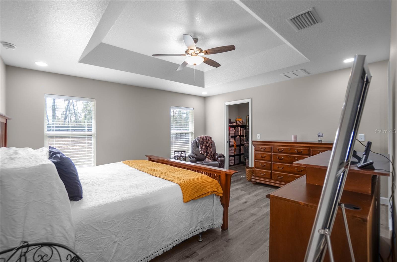 Image 22 of 37 For 4330 Drake Lane