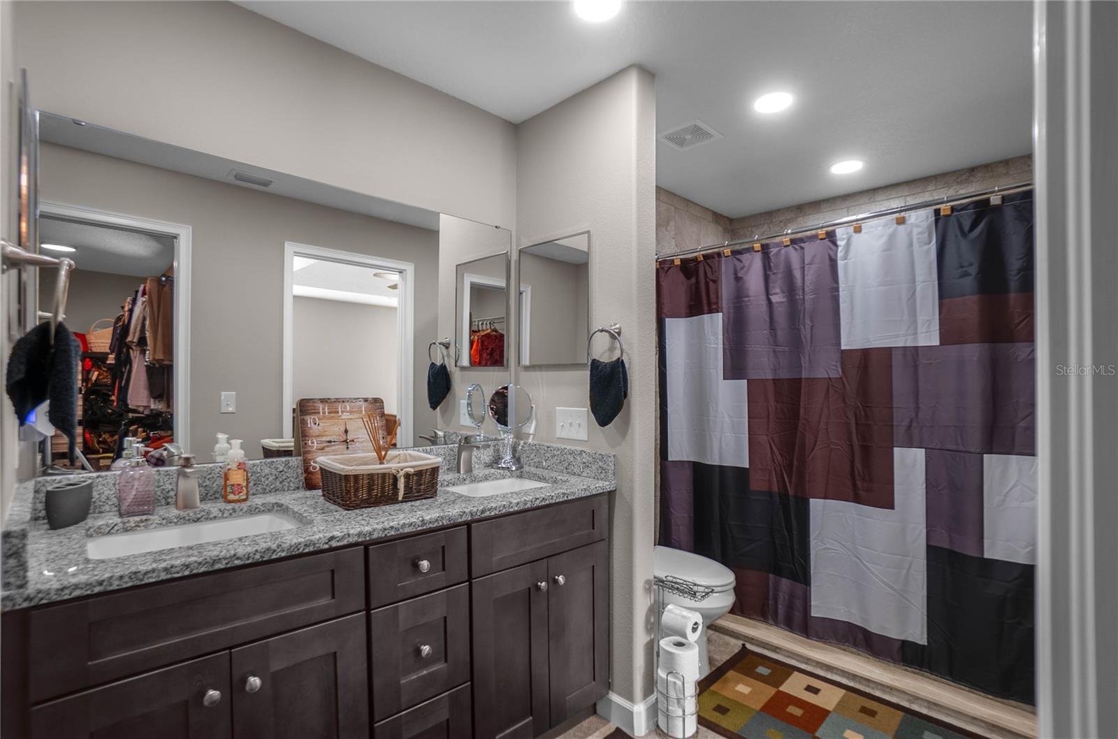 Image 25 of 37 For 4330 Drake Lane