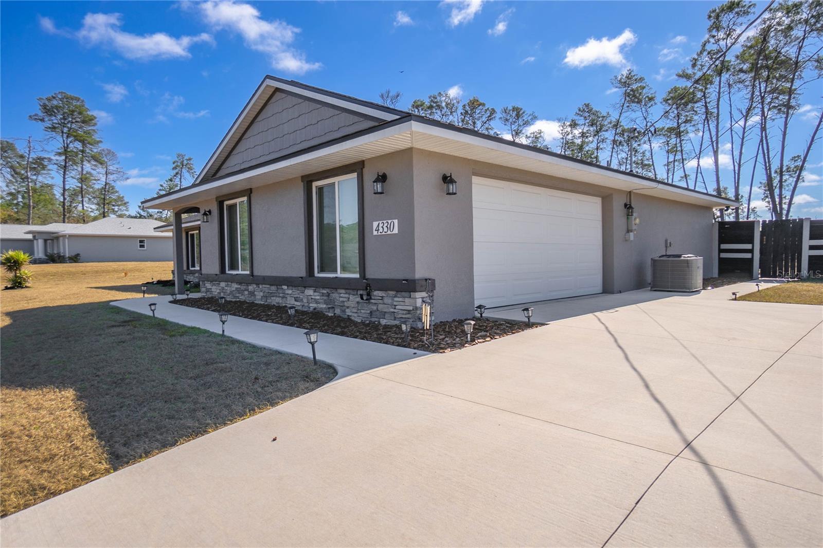 Image 3 of 37 For 4330 Drake Lane