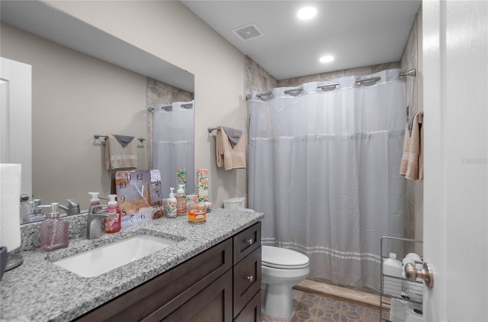 Image 30 of 37 For 4330 Drake Lane