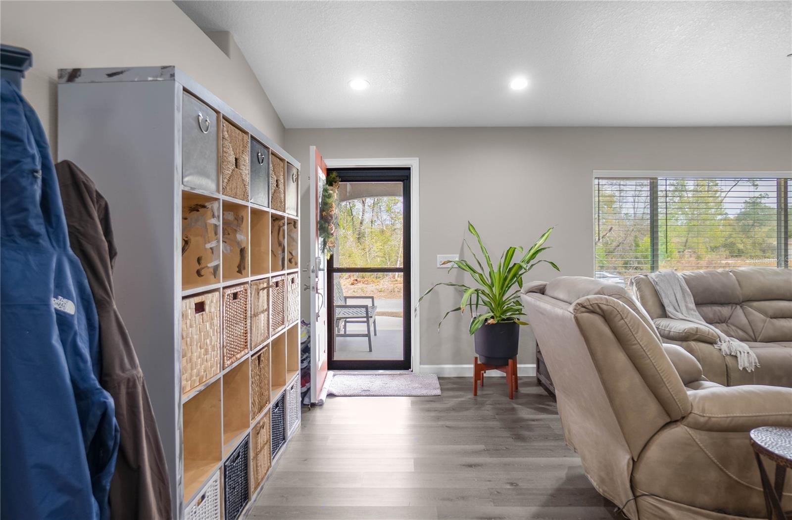 Image 6 of 37 For 4330 Drake Lane