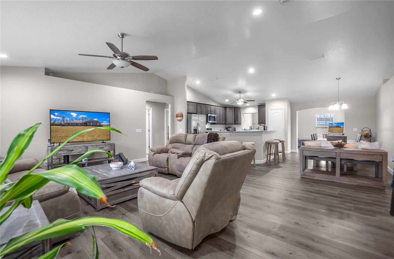 Image 8 of 37 For 4330 Drake Lane