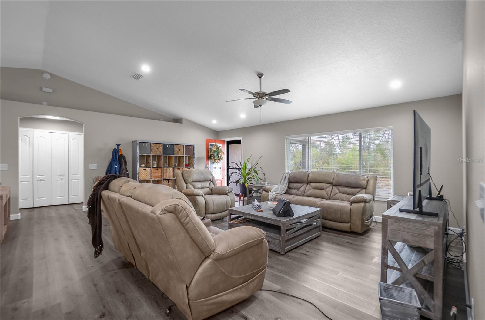 Image 9 of 37 For 4330 Drake Lane