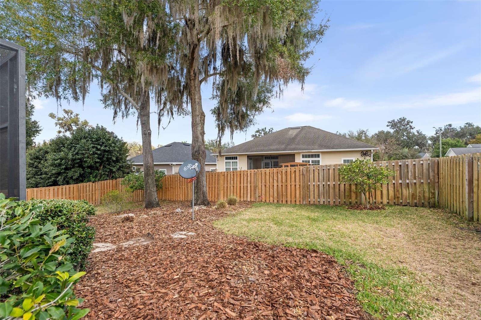 Listing photo id 18 for 3495 73rd Way