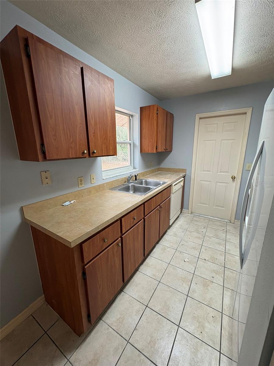 Image 5 of 20 For 2060 42nd Street