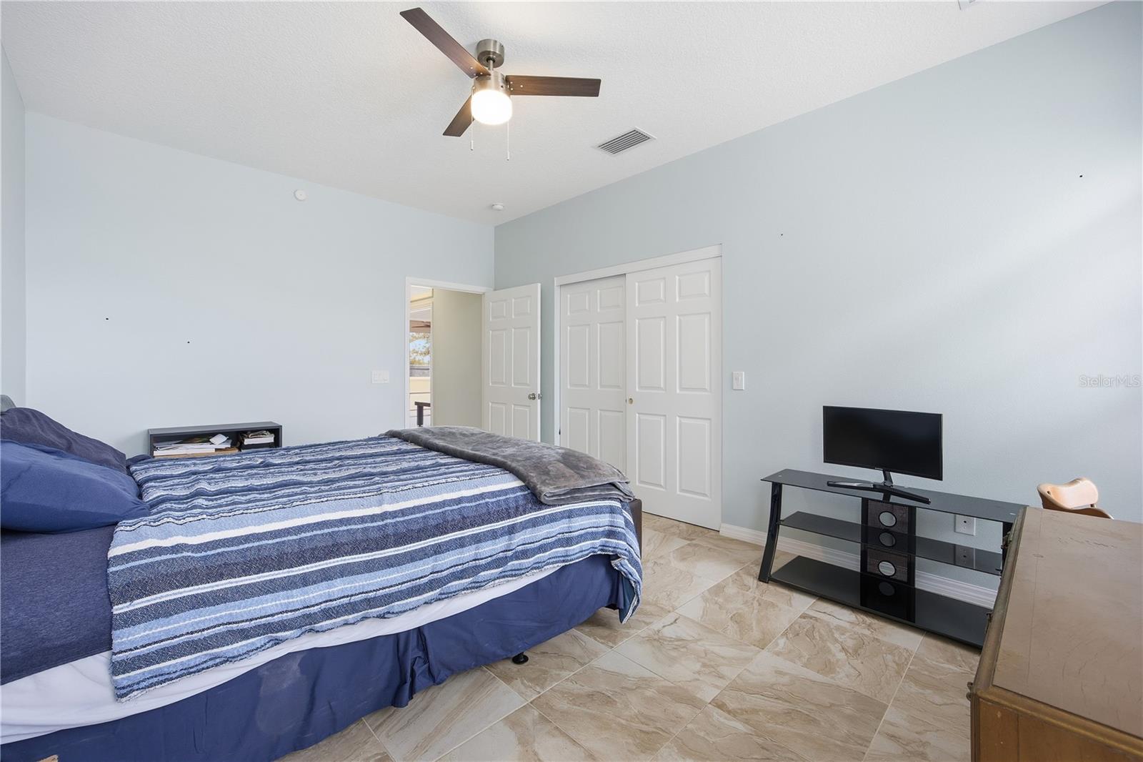 Image 41 of 56 For 5608 Strong Point