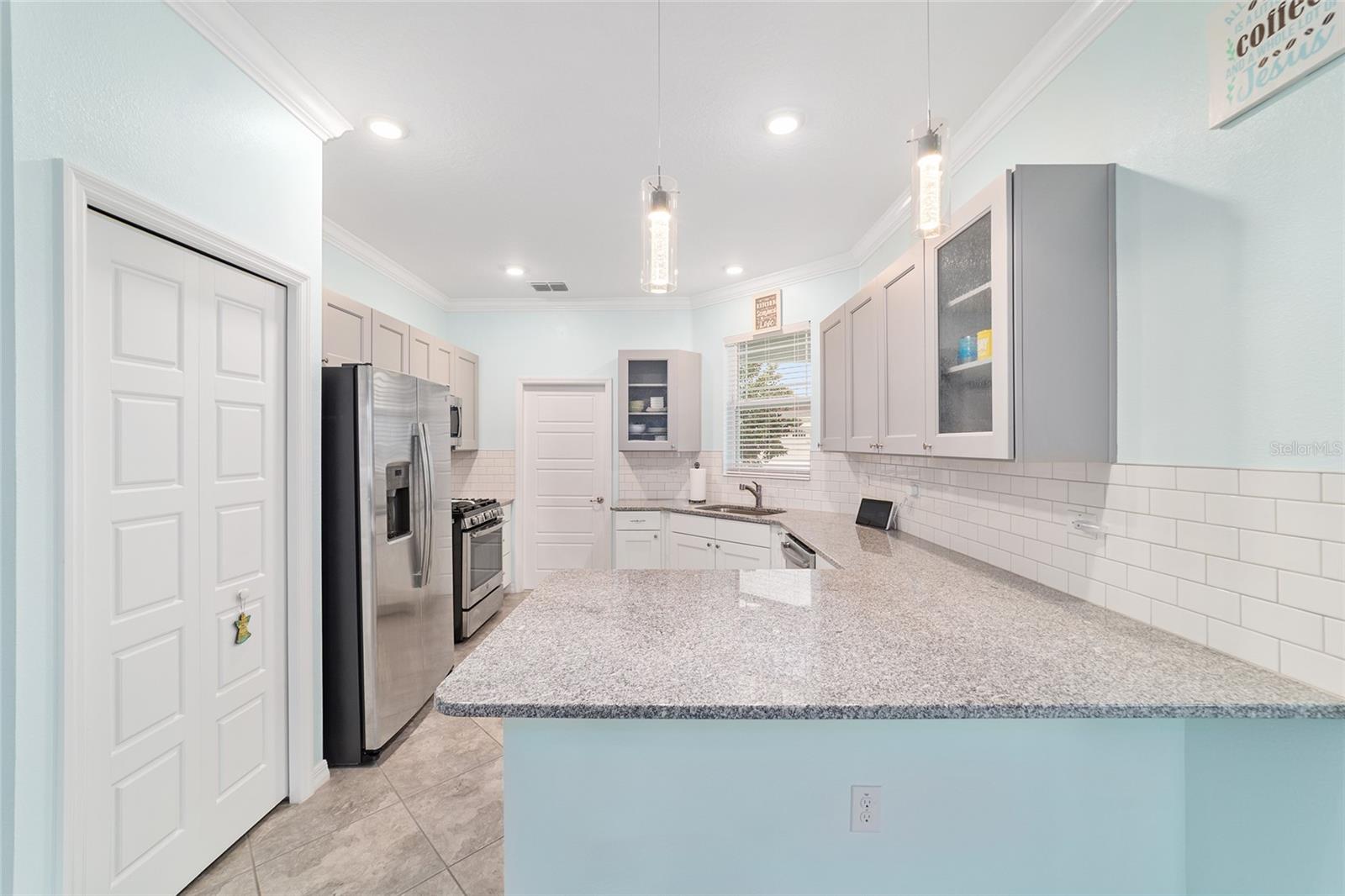 Image 20 of 49 For 9934 98th Lane