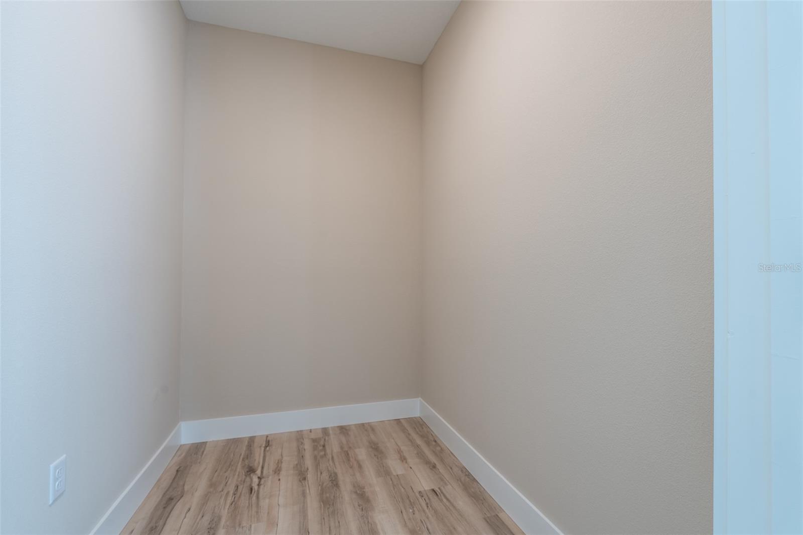 Image 18 of 56 For 8005 Terrel Point