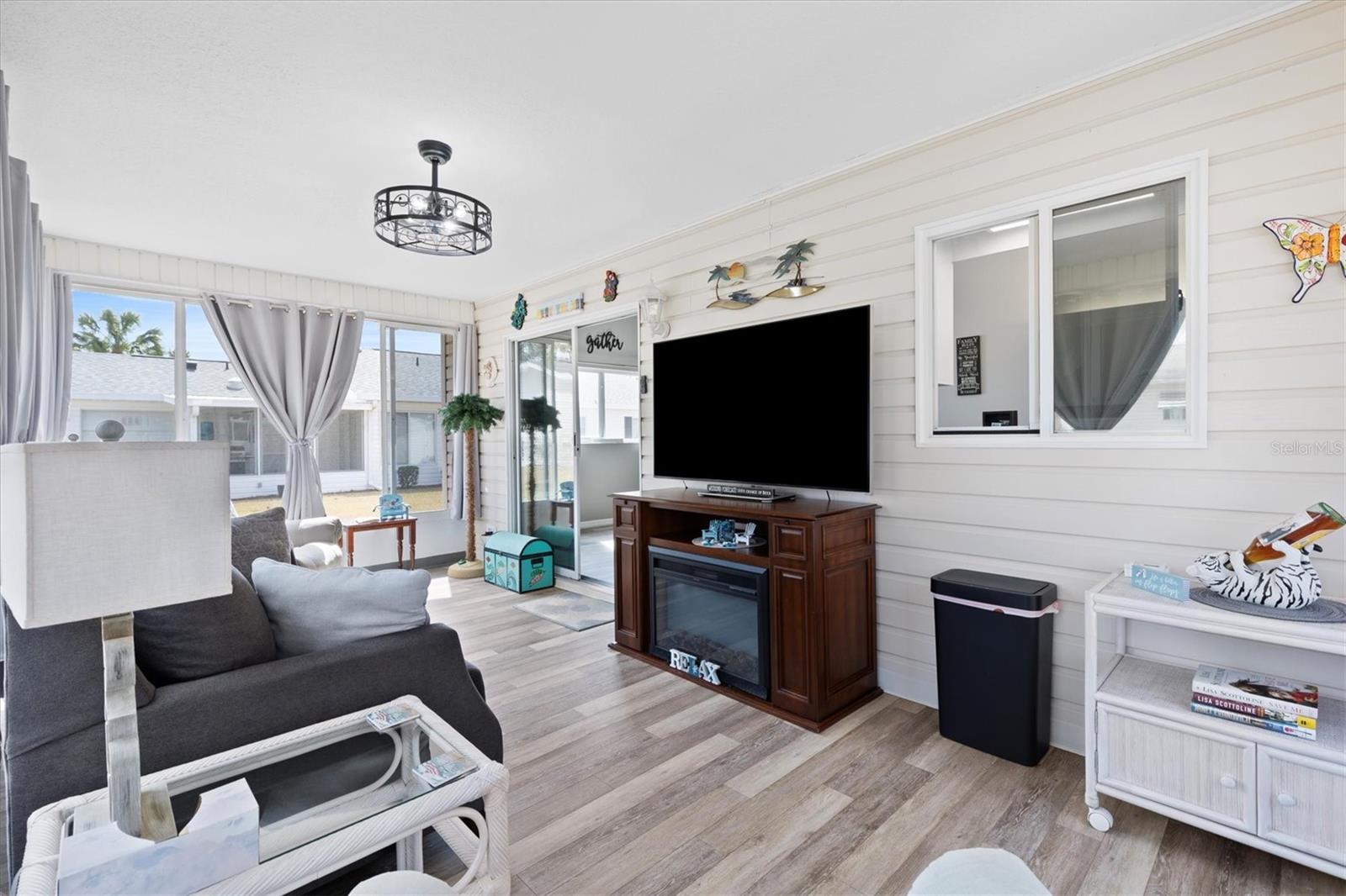 Image 25 of 44 For 17587 96th Court