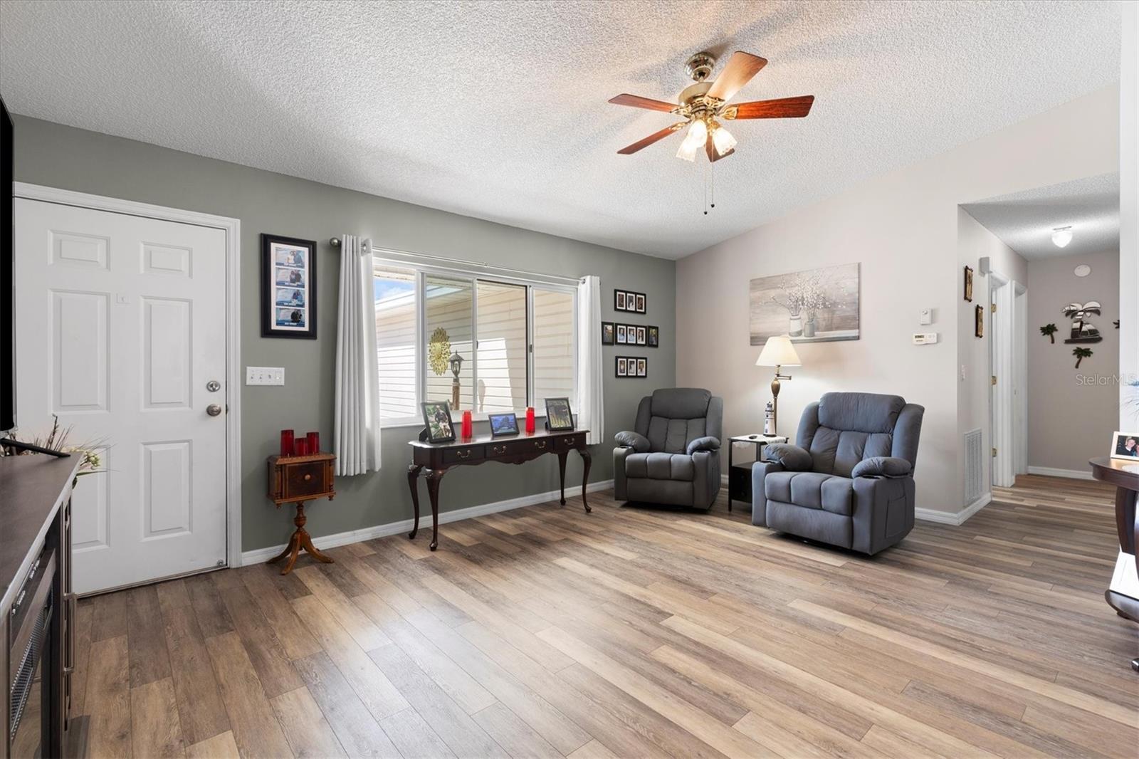 Image 4 of 44 For 17587 96th Court