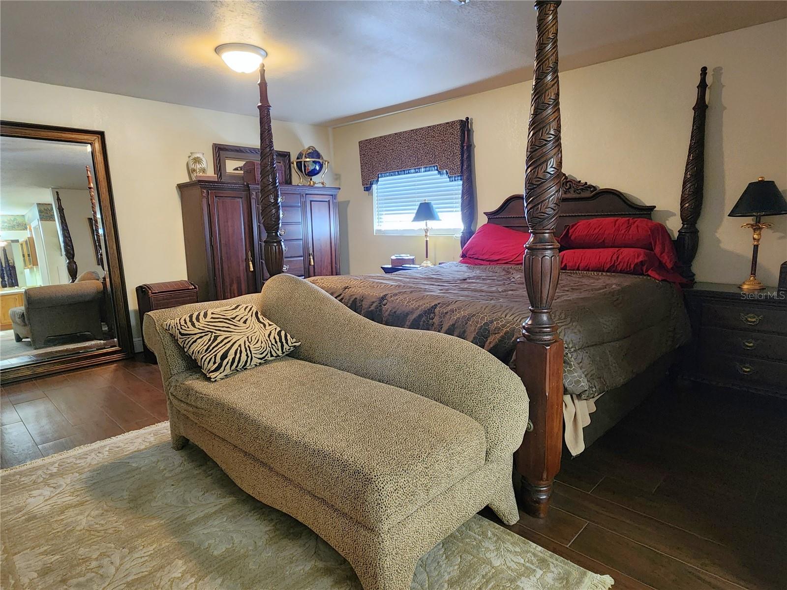 Image 15 of 35 For 400 49th Avenue