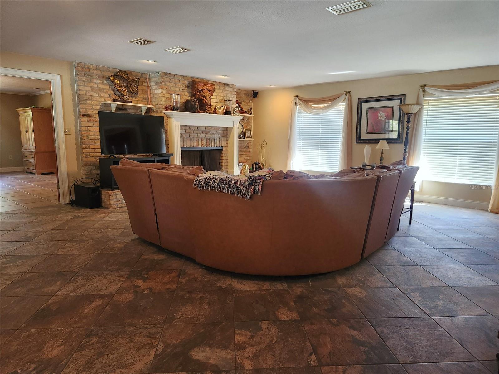 Image 7 of 35 For 400 49th Avenue