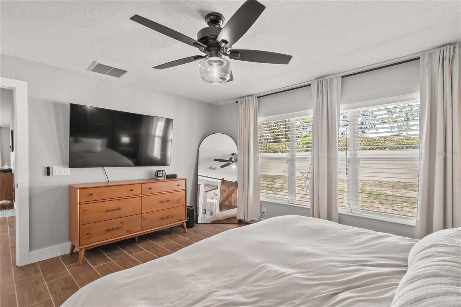 Image 27 of 68 For 5601 42nd Place