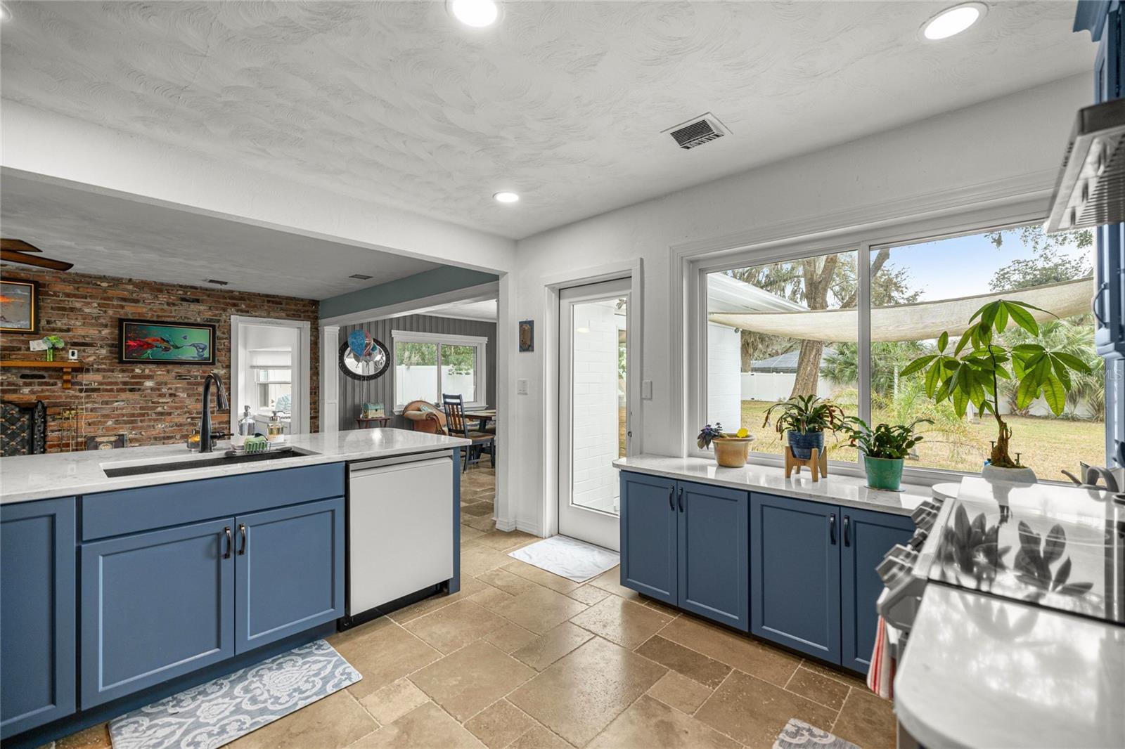 Image 14 of 58 For 1738 5th Street