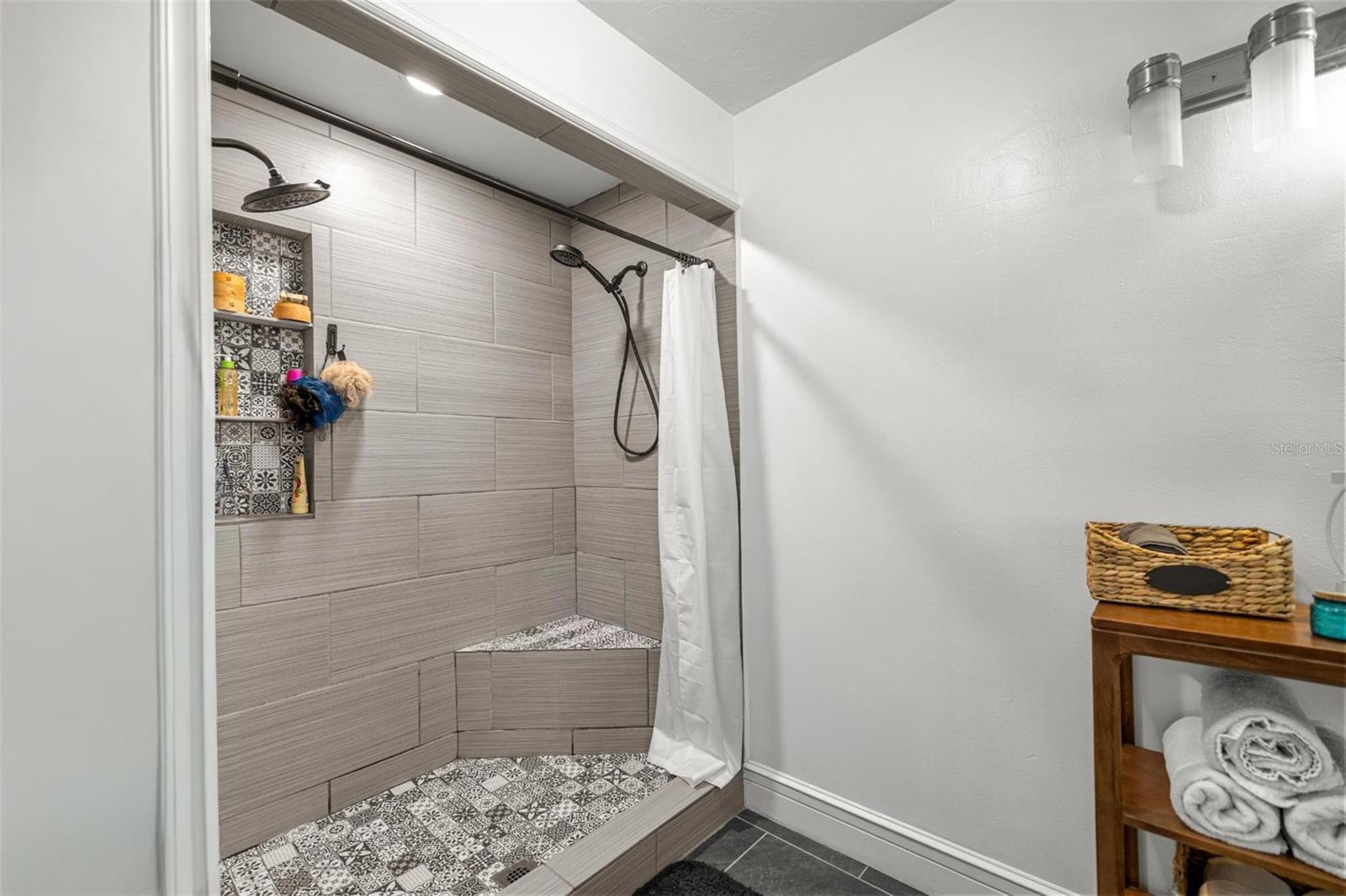 Image 22 of 58 For 1738 5th Street